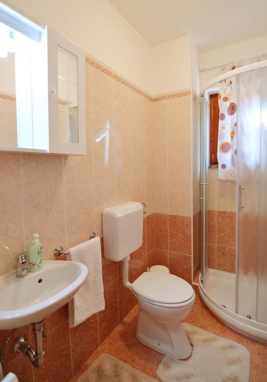 Garden Apartment Maria Vrsar Εξωτερικό φωτογραφία